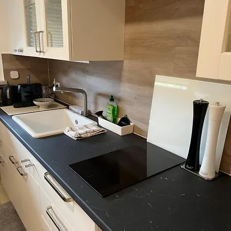 Appartement Grosse Gemuetliche Mit Klimaanlage, Parkplatz Inklusive ! *